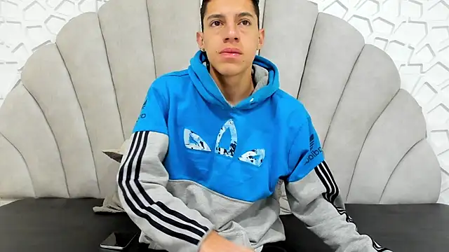 Snapshot of thiago19s chatting on February 6, 2025, 12:59 pm thiago19s online show from February 6, 2025, 12:59 pm