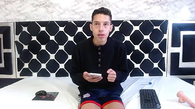 Snapshot of thiago19s chatting on January 8, 2026, 2:45 pm thiago19s online show from January 8, 2026, 2:45 pm