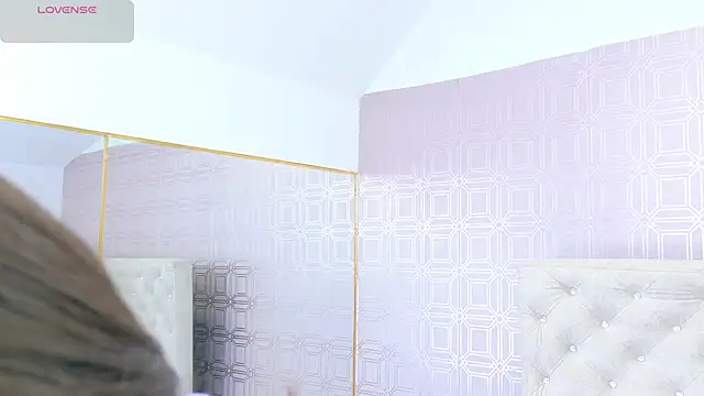 LexaDeRusso online show from March 4, 2026, 8:05 pm