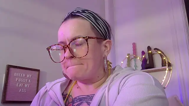 quinnmariexo online show from March 7, 2026, 4:52 am