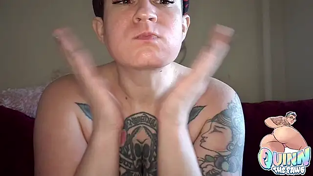 quinnmariexo online show from November 24, 2025, 4:51 pm