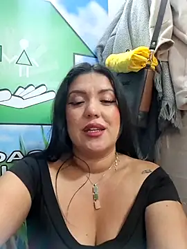 Snapshot of Sophie-hatter chatting on June 1, 2026, 3:22 pm Sophie-hatter online show from June 1, 2026, 3:22 pm
