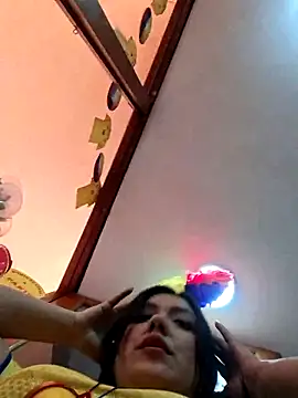 Sophie-hatter online show from June 17, 2026, 1:10 pm