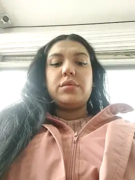 Sophie-hatter online show from March 18, 2025, 5:33 pm