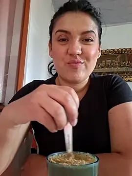 Snapshot of Sophie-hatter chatting on May 17, 2026, 4:40 pm Sophie-hatter online show from May 17, 2026, 4:40 pm