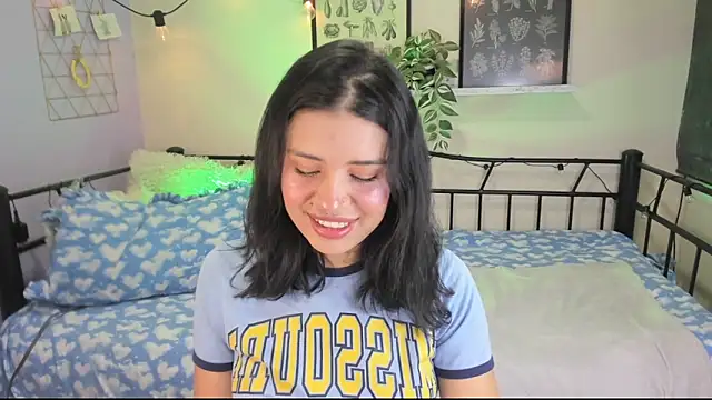 Snapshot of MiaaRose chatting on December 23, 2025, 5:40 am MiaaRose online show from December 23, 2025, 5:40 am