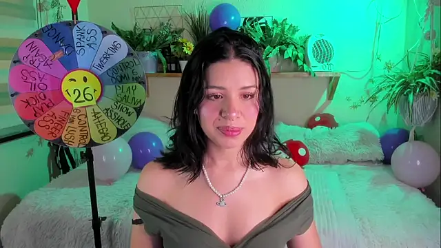 Snapshot of MiaaRose chatting on December 3, 2025, 7:24 pm MiaaRose online show from December 3, 2025, 7:24 pm