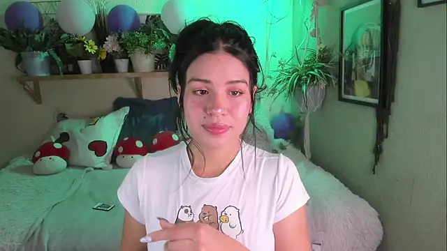 Snapshot of MiaaRose chatting on December 20, 2025, 6:00 pm MiaaRose online show from December 20, 2025, 6:00 pm