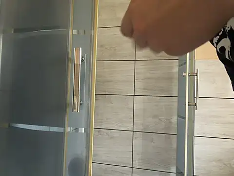 czruz online show from April 25, 2026, 10:18 am