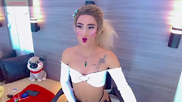 PriscilaRainbow online show from July 26, 2026, 4:36 pm