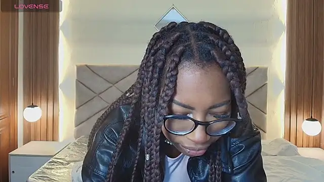 Snapshot of Raquel_jones chatting on July 11, 2026, 12:05 pm Raquel jones online show from July 11, 2026, 12:05 pm