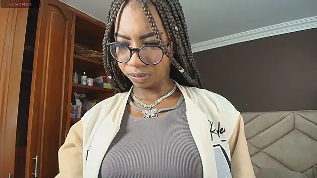 Raquel jones online show from September 14, 2025, 11:32 am