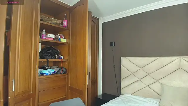 Raquel jones online show from September 11, 2025, 12:05 pm