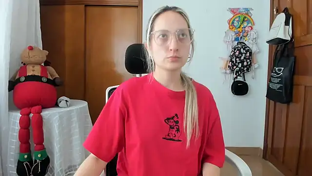 Snapshot of Adele_johnsonn1 chatting on May 22, 2026, 5:22 pm Adele johnsonn1 online show from May 22, 2026, 5:22 pm