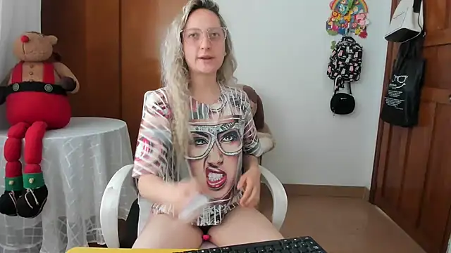Snapshot of Adele_johnsonn1 chatting on May 29, 2026, 3:51 pm Adele johnsonn1 online show from May 29, 2026, 3:51 pm