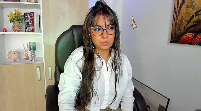 Isabellaa22 1 online show from March 17, 2025, 4:54 pm