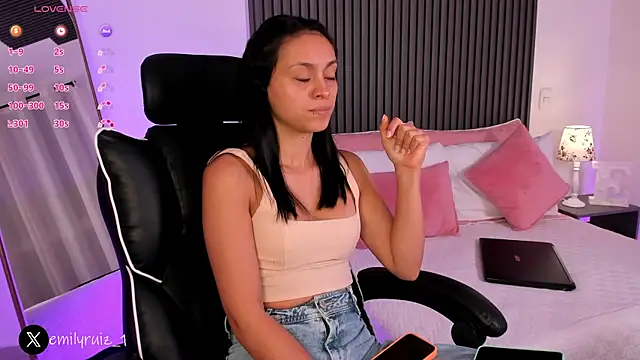 Snapshot of emilyruiz1 chatting on March 21, 2025, 9:23 pm emilyruiz1 online show from March 21, 2025, 9:23 pm