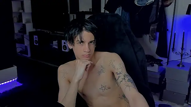 Snapshot of MarkBrowniii chatting on June 11, 2026, 12:32 am MarkBrowniii online show from June 11, 2026, 12:32 am