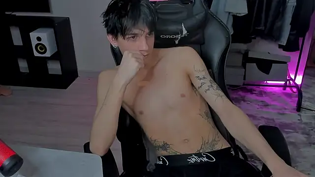 MarkBrowniii online show from February 20, 2025, 9:53 pm