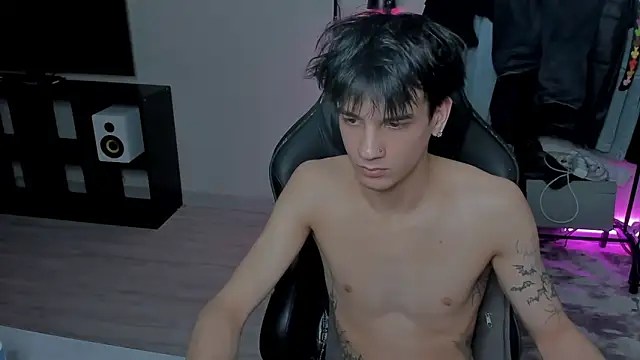 MarkBrowniii online show from March 4, 2025, 6:04 am