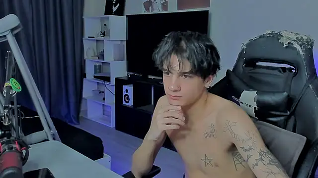 MarkBrowniii online show from September 21, 2025, 4:56 pm