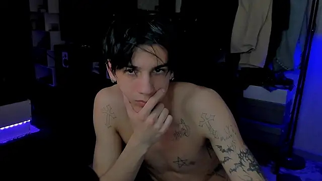 Snapshot of MarkBrowniii chatting on May 22, 2026, 1:36 am MarkBrowniii online show from May 22, 2026, 1:36 am