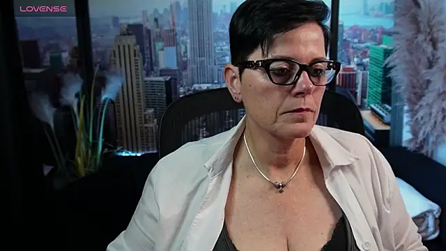 ninarandmann online show from October 28, 2025, 6:18 pm