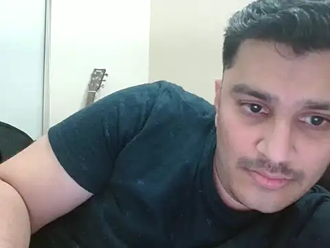 robintoit online show from April 15, 2026, 1:04 pm