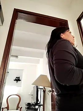 Natasha milf   online show from October 28, 2025, 2:05 pm