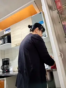 Natasha milf   online show from November 1, 2025, 12:32 pm