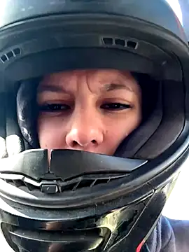 Snapshot of Bonniepark chatting on September 25, 2025, 1:06 pm Bonniepark online show from September 25, 2025, 1:06 pm