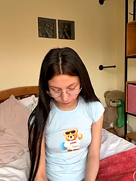 Snapshot of Bonniepark chatting on September 19, 2025, 12:42 pm Bonniepark online show from September 19, 2025, 12:42 pm