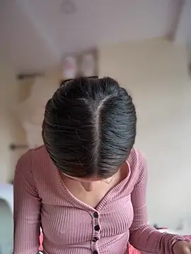 Snapshot of Bonniepark chatting on October 14, 2025, 12:39 pm Bonniepark online show from October 14, 2025, 12:39 pm