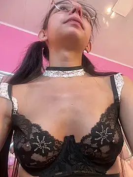 Snapshot of Bonniepark chatting on March 12, 2025, 12:31 am Bonniepark online show from March 12, 2025, 12:31 am