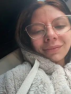 Snapshot of Bonniepark chatting on September 23, 2025, 12:12 pm Bonniepark online show from September 23, 2025, 12:12 pm