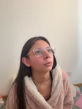 Snapshot of Bonniepark chatting on December 1, 2025, 12:06 pm Bonniepark online show from December 1, 2025, 12:06 pm