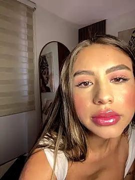  laura 02 online show from October 5, 2025, 5:58 pm