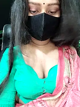 Idhika Paul online show from October 30, 2025, 2:43 am