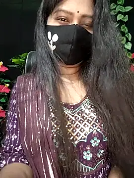 Idhika Paul online show from October 22, 2025, 1:38 am