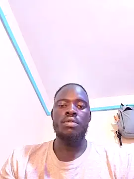 Snapshot of MaskedGQ chatting on October 2, 2025, 9:29 pm MaskedGQ online show from October 2, 2025, 9:29 pm