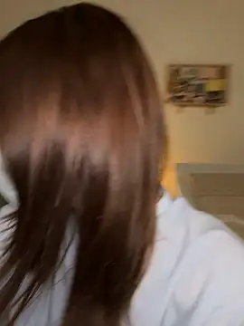 Mii v v online show from November 21, 2025, 2:05 pm