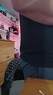 Armyexhibitionistvet online show from April 18, 2026, 1:08 am