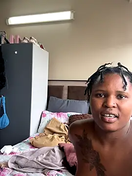 Snapshot of THEBUTTERNUT chatting on October 29, 2025, 1:32 pm THEBUTTERNUT online show from October 29, 2025, 1:32 pm