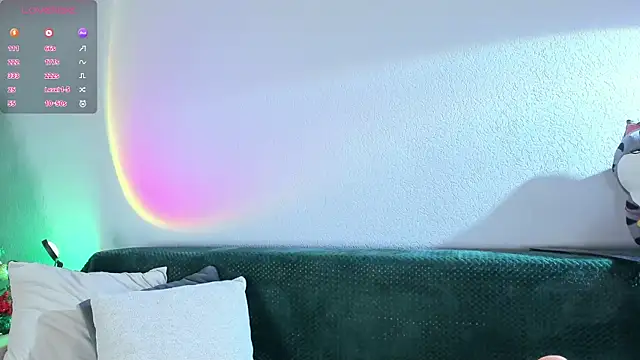 CrystalRey online show from December 22, 2025, 3:50 am