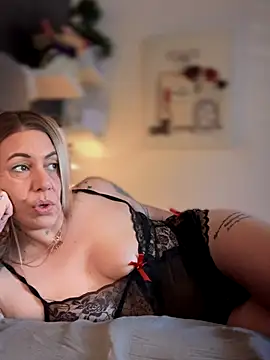 blondebitch2 online show from September 29, 2025, 8:43 am