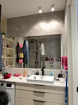 LuisaBecker online show from September 12, 2025, 8:36 am