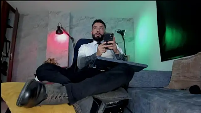 bruno woods online show from December 4, 2025, 11:53 am