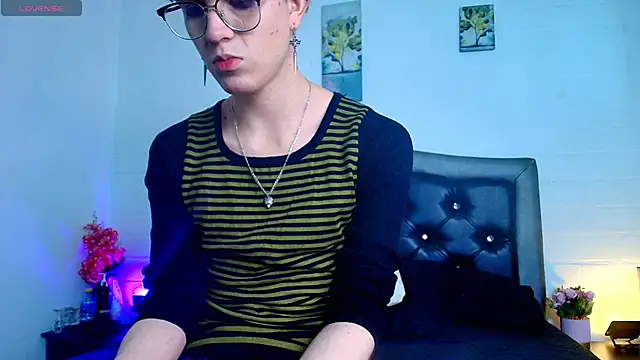 Snapshot of Fruti_Fantstico chatting on May 13, 2026, 1:40 pm Fruti Fantstico online show from May 13, 2026, 1:40 pm