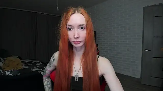 Roxy Silver online show from October 25, 2025, 9:04 pm