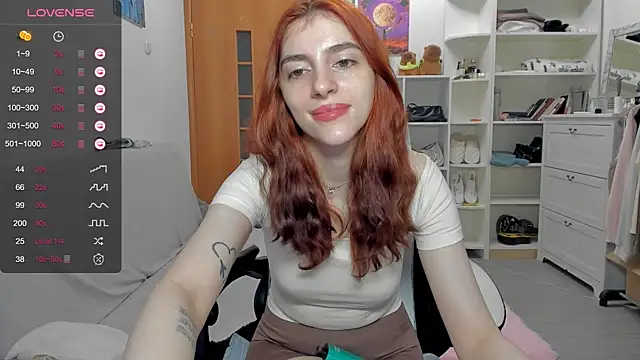 Snapshot of broosnica1 chatting on June 18, 2026, 5:39 am broosnica1 online show from June 18, 2026, 5:39 am